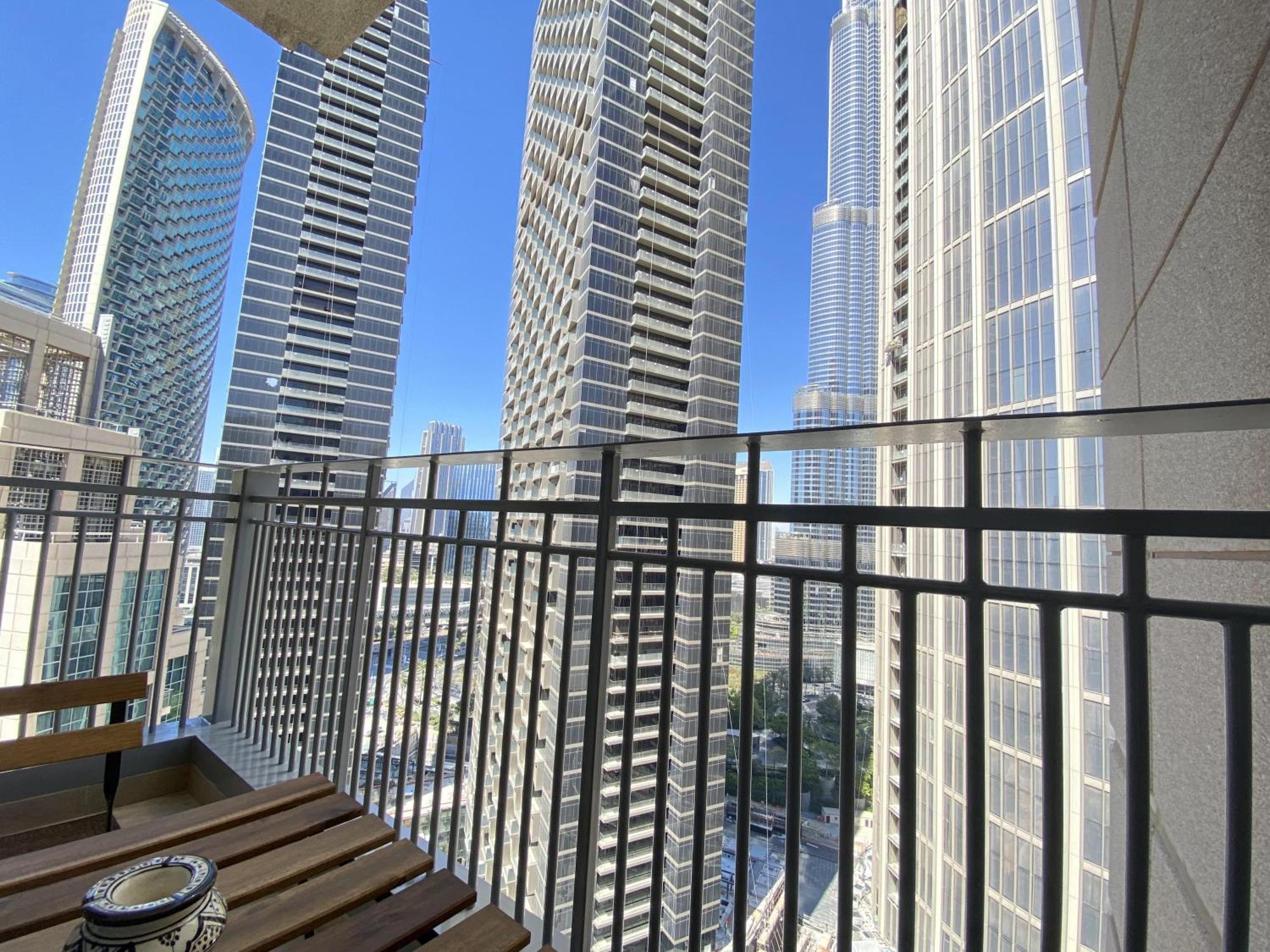 Lux Bnb Standpoint Tower Burj & Fountain Views Dubai Exteriör bild
