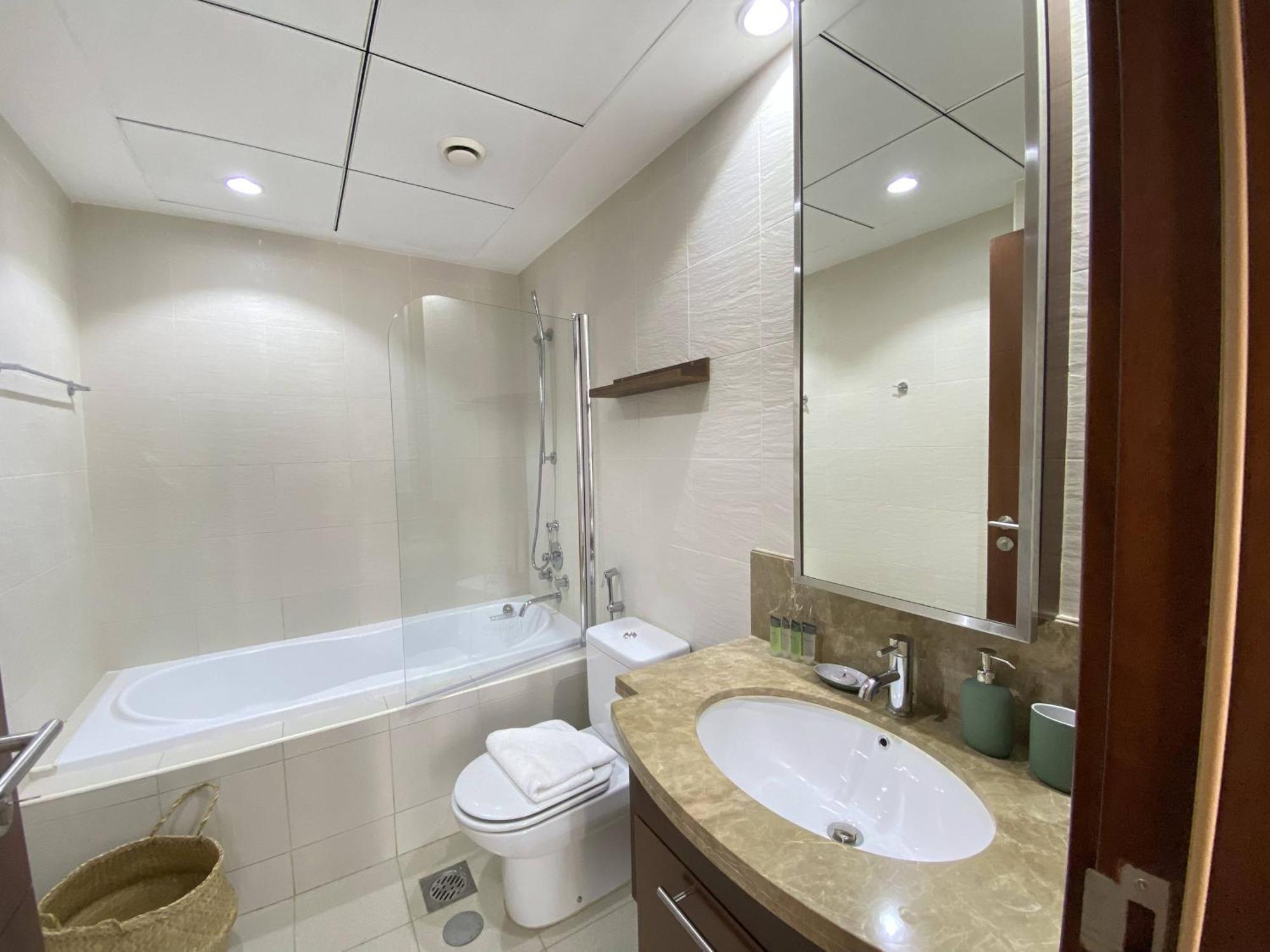 Lux Bnb Standpoint Tower Burj & Fountain Views Dubai Exteriör bild
